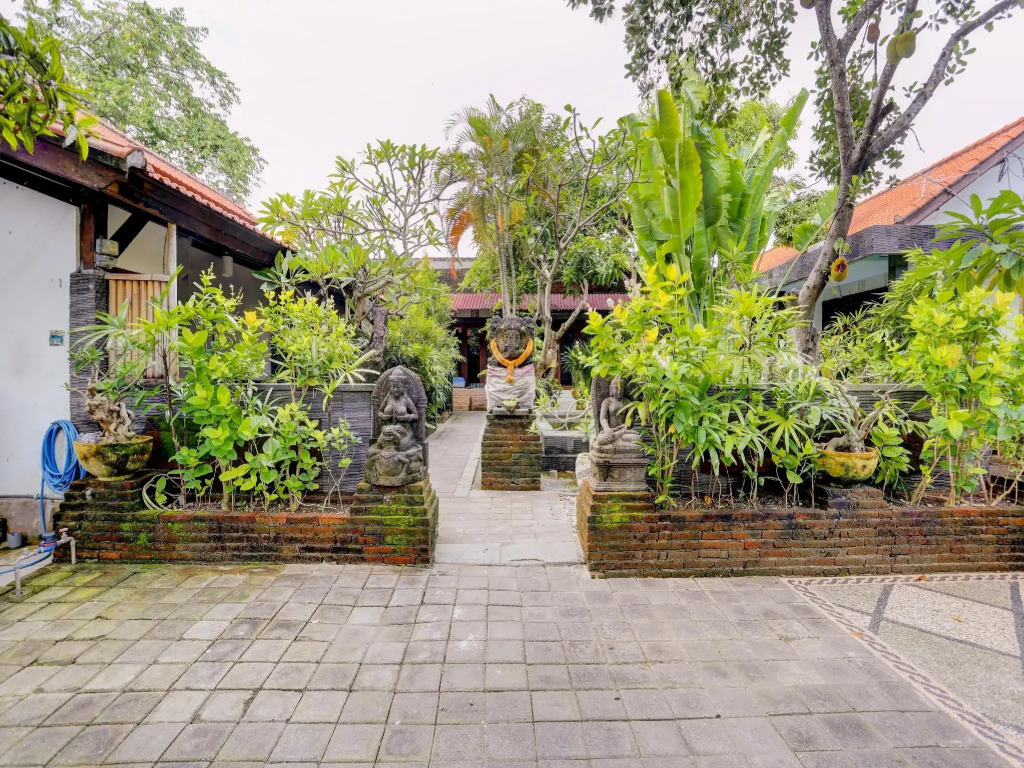 OYO 90167 Kubu Gdk Pertiwi