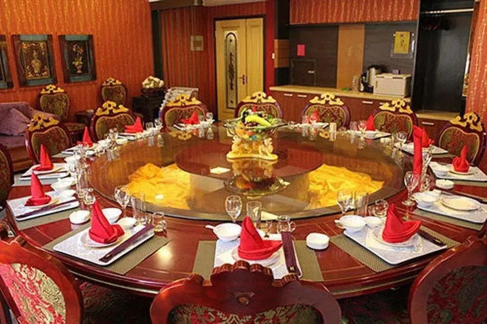 Elegance Hotel