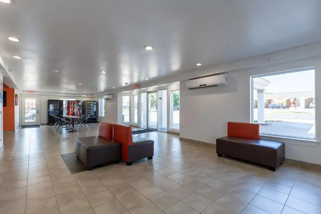 Studio 6-Bryan, TX - University Area