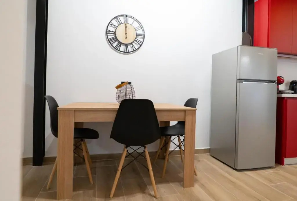 Zalman's Ground Floor 1BR Place