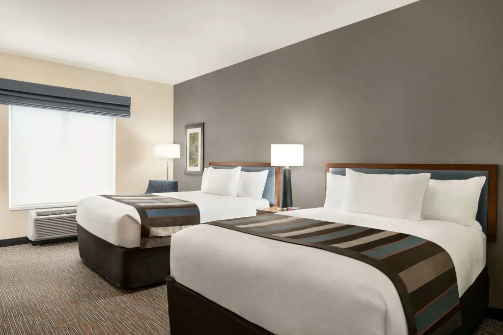 Courtyard by Marriott Seattle SeaTac Airport