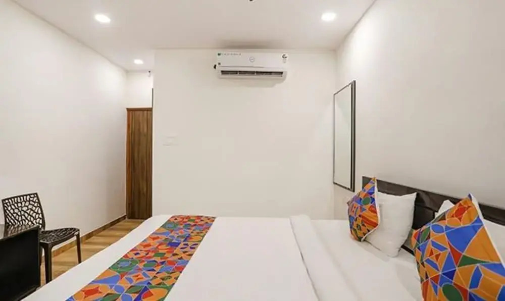 Fabhotel Royal Stay