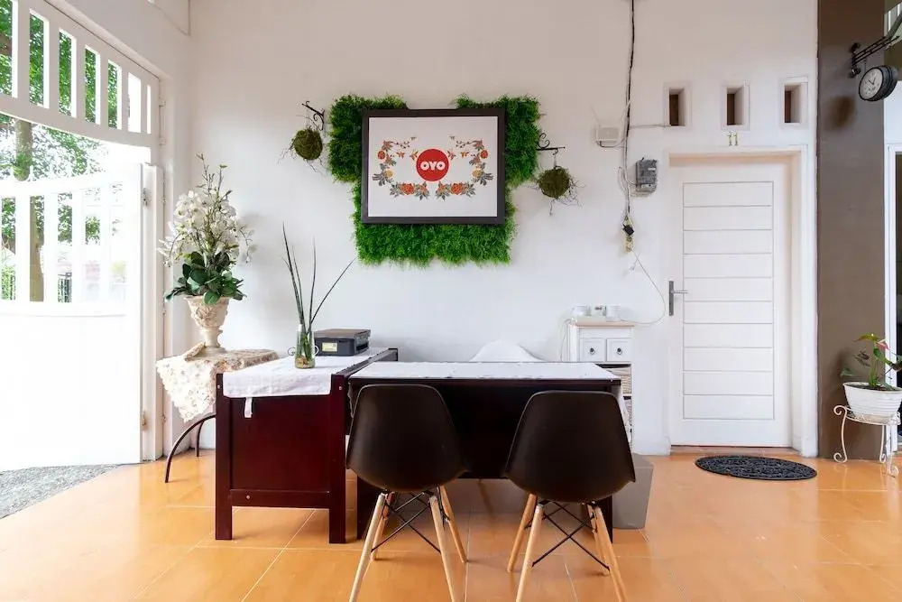 Green Elite by OYO Rooms