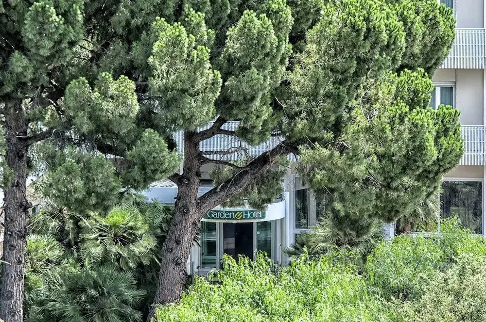 Garden Hotel