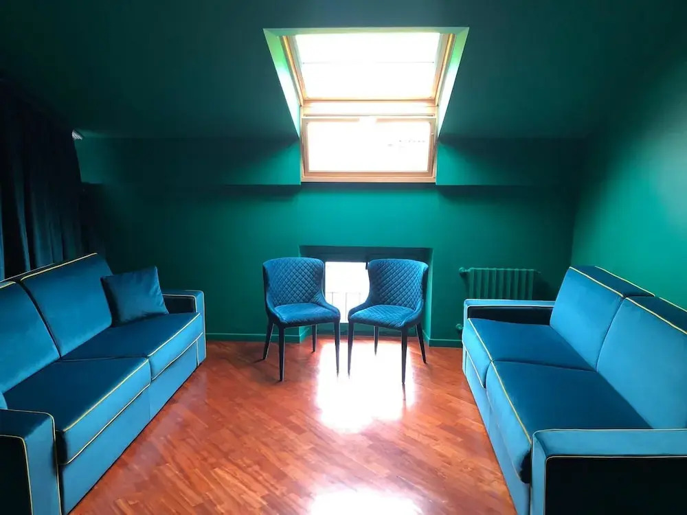 Garibaldi Suites