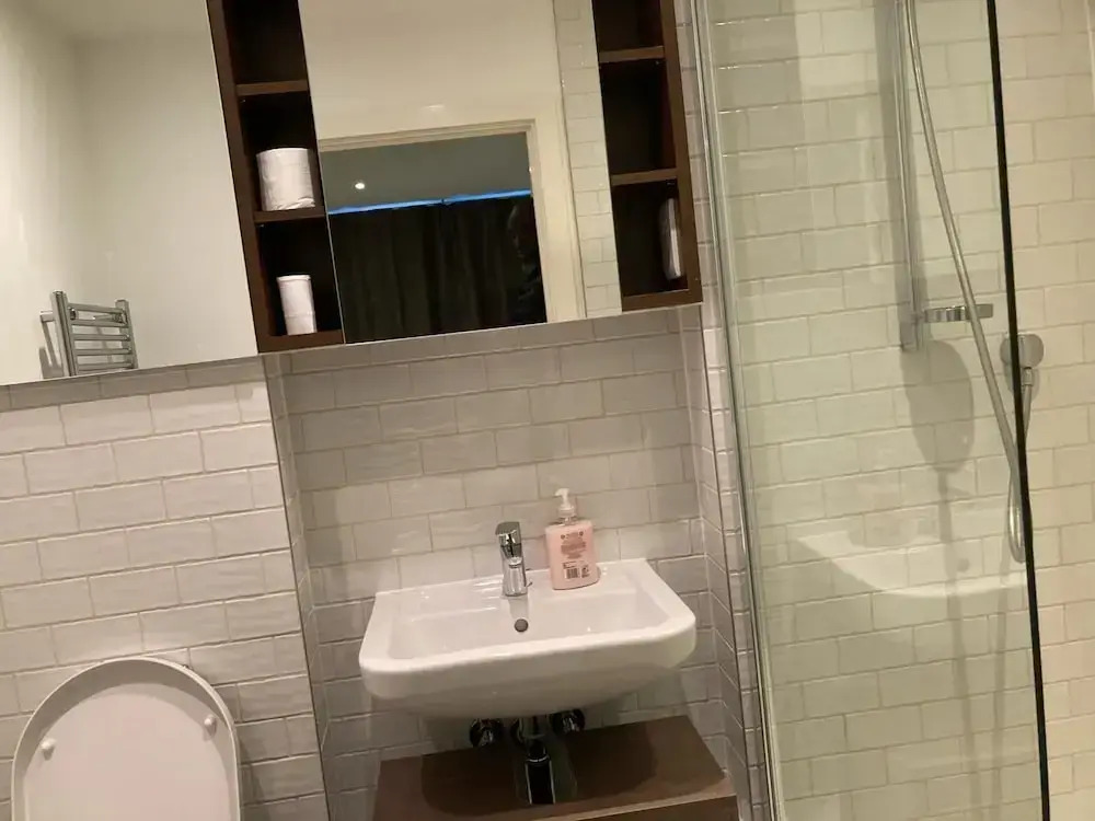 Phoenix 2 Bedroom Apartment in london
