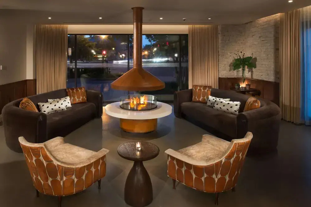 Hotel 1600