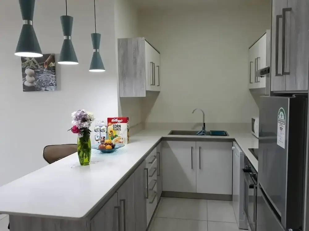 Cosy Two Bedroom Apartment With Pool and Parking