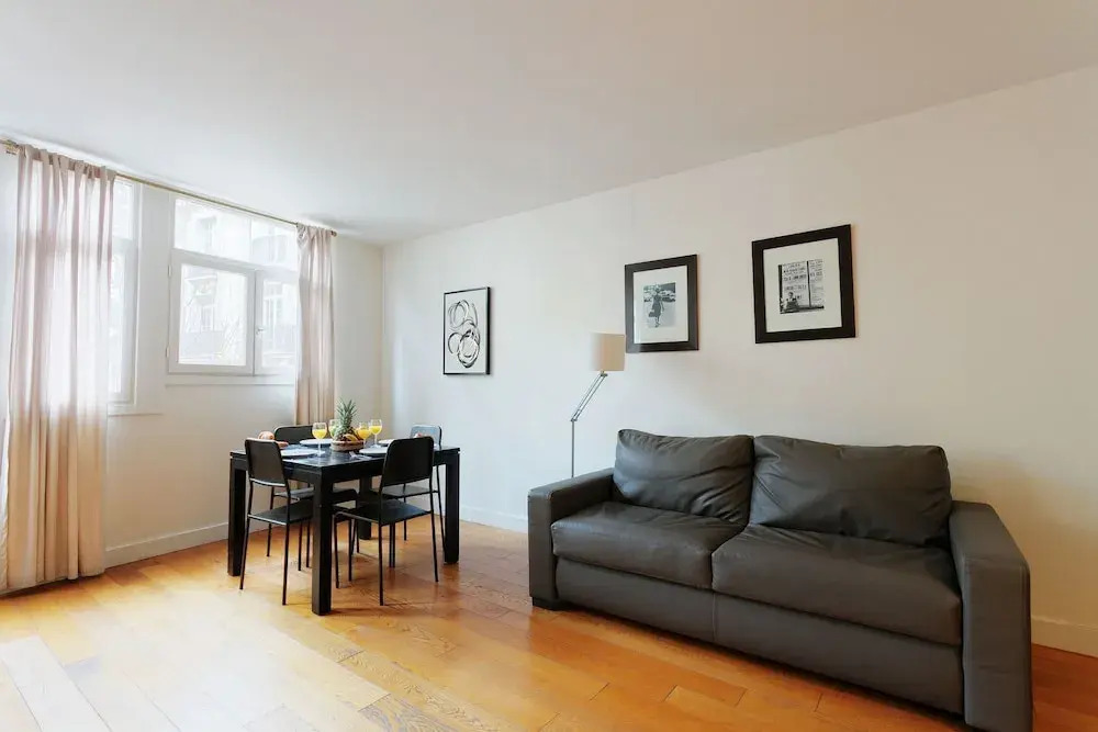 Parc Monceau - Courcelles Apartment
