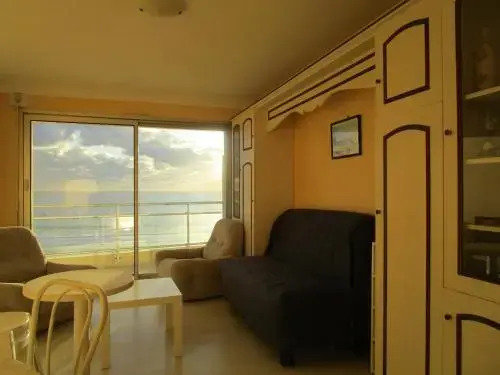 Rental Apartment a 2 Pas de la Plage Et Proche Tous Commerces 1