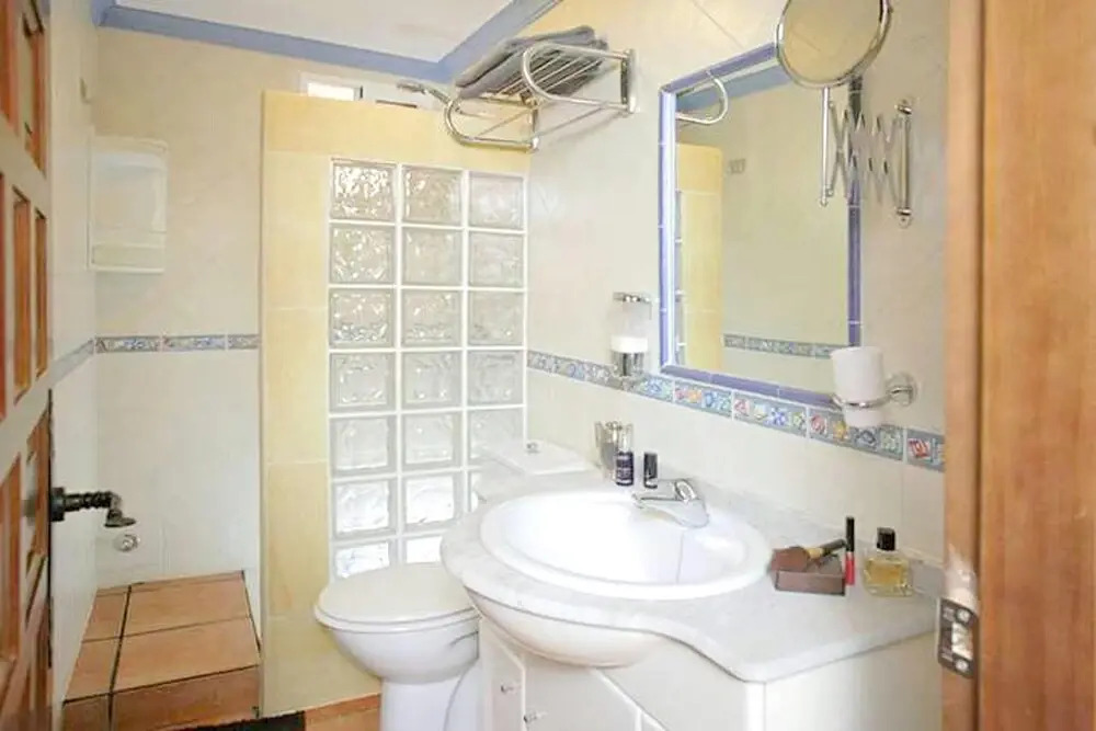 Bungalow With one Bedroom in Tarifa, With Wonderful Mountain View, Enclosed Garden and Wifi