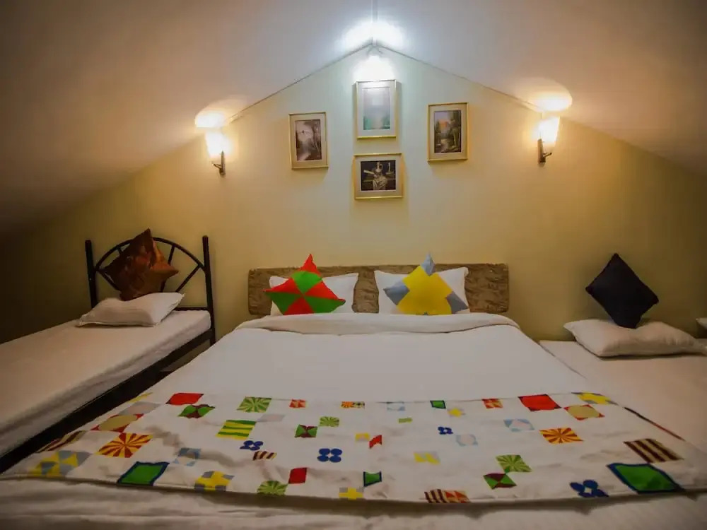 OYO 14340 Home Attic 1BHK Miramar Beach