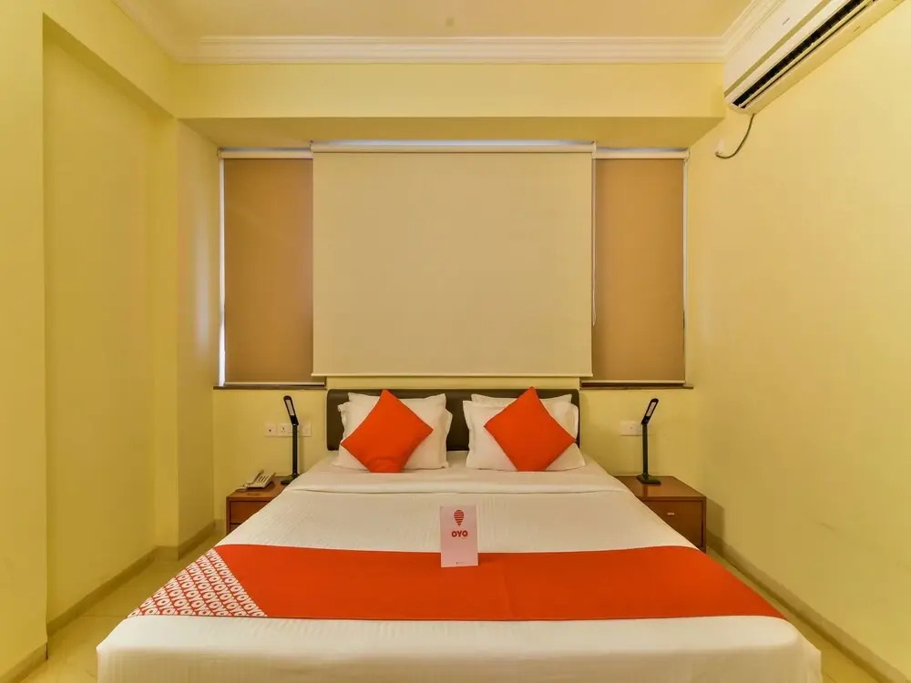 OYO 14930 Gomati Business Hotel