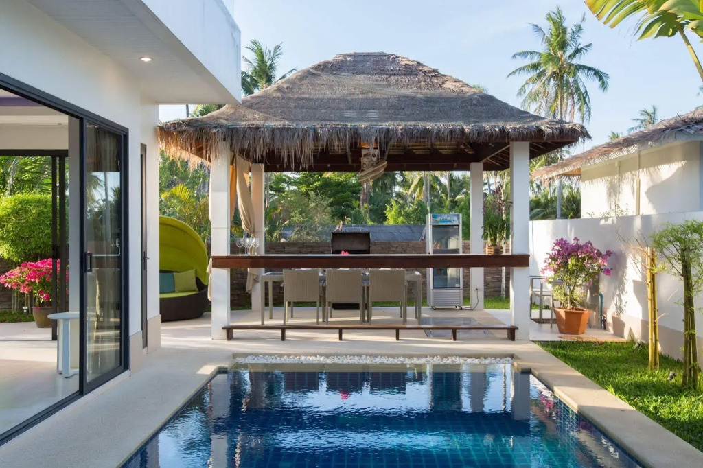 Beachside Villa Pina Colada with beachclub