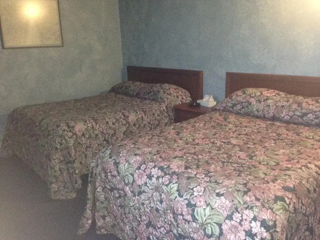 Uptown Motel
