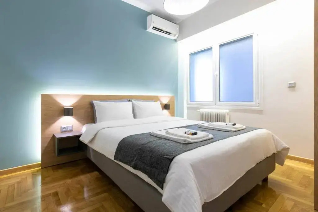 TONI'S "Aquaman" 4BD Apartment in Athens!