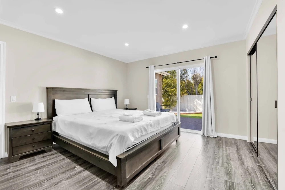 Martha by Avantstay Brand New LA Valley Home