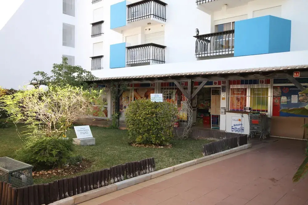 Sunny and Cozy Apartment by Lago Azul