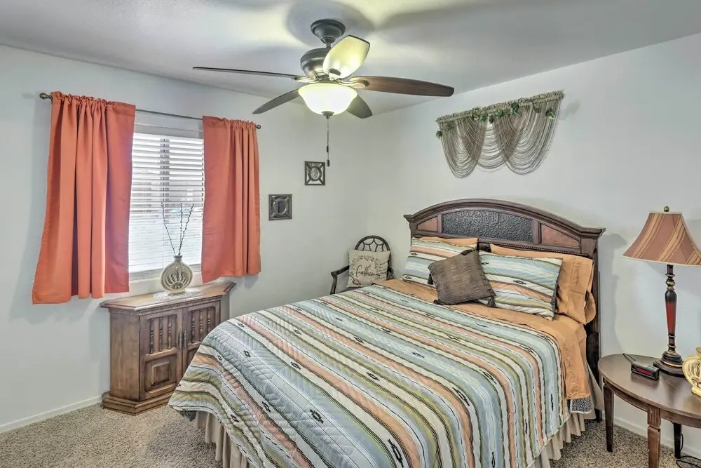 2 Mi to Lake Havasu: Peaceful Home w/ Pool & Views