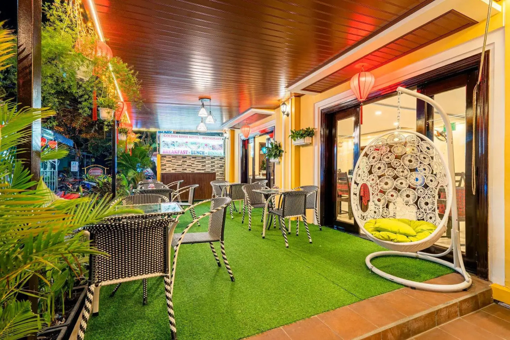 Golden River Hotel