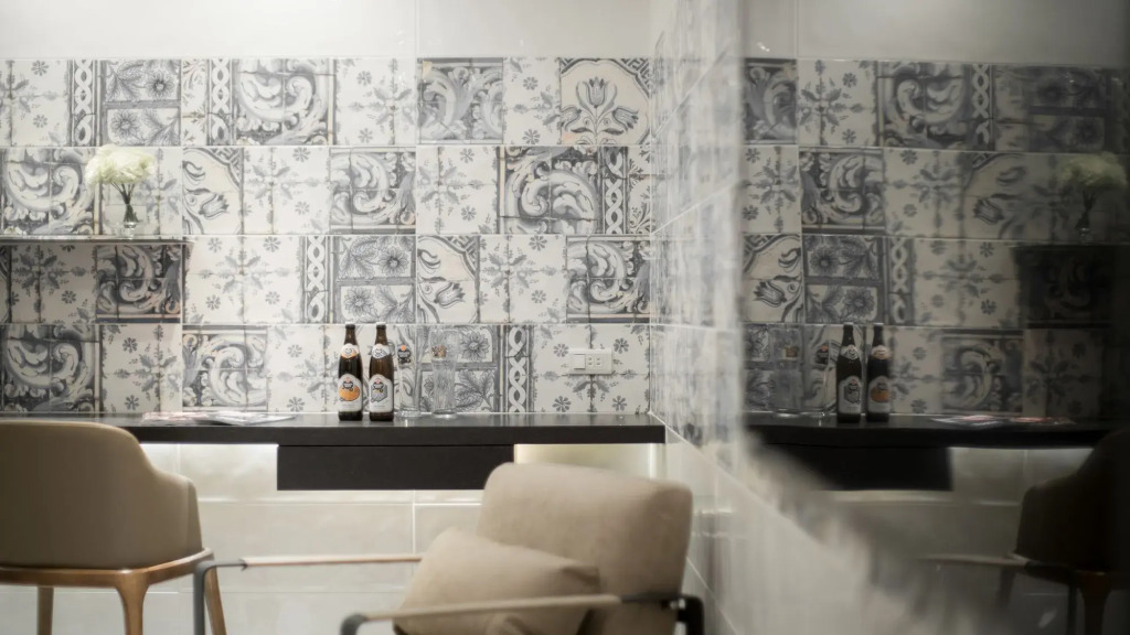 Hotel Initial-Beer