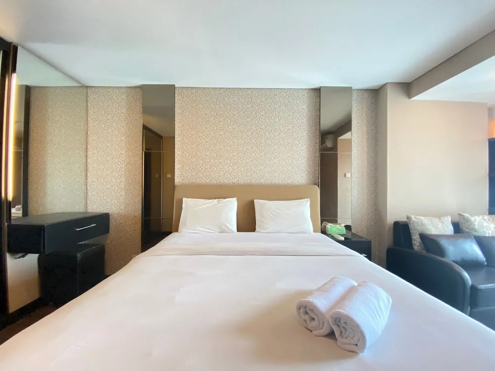 Deluxe & Well Appointed 2BR at El Royale Apartment