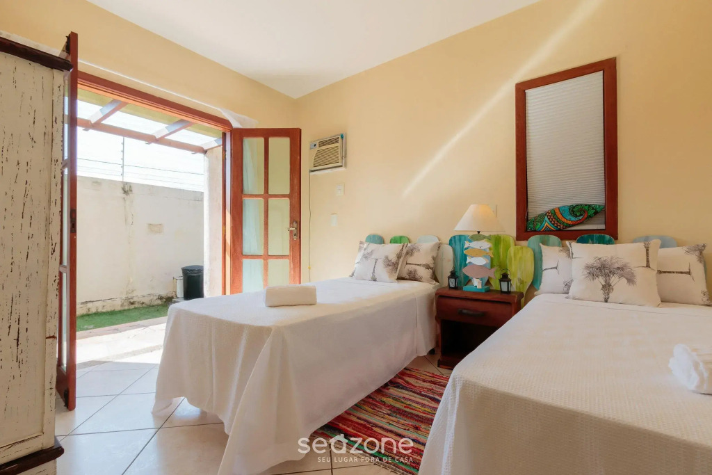 Linda Casa com piscina e churrasqueira URA0015