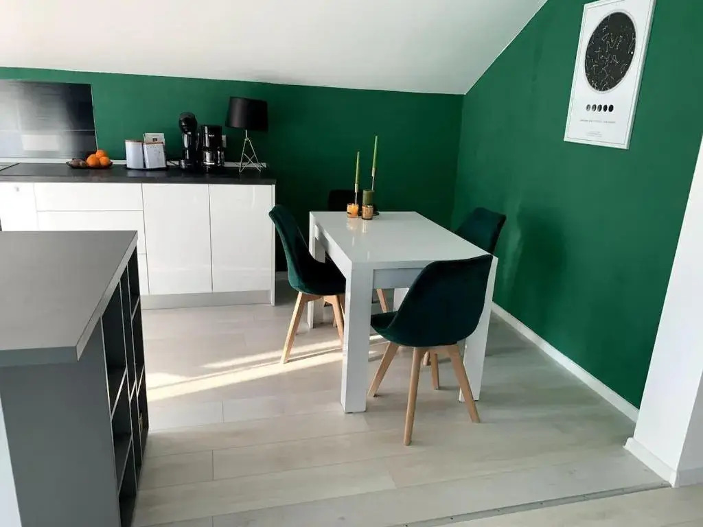 Spacious 3 Bed Apartment Cluj Floresti Near Vivo
