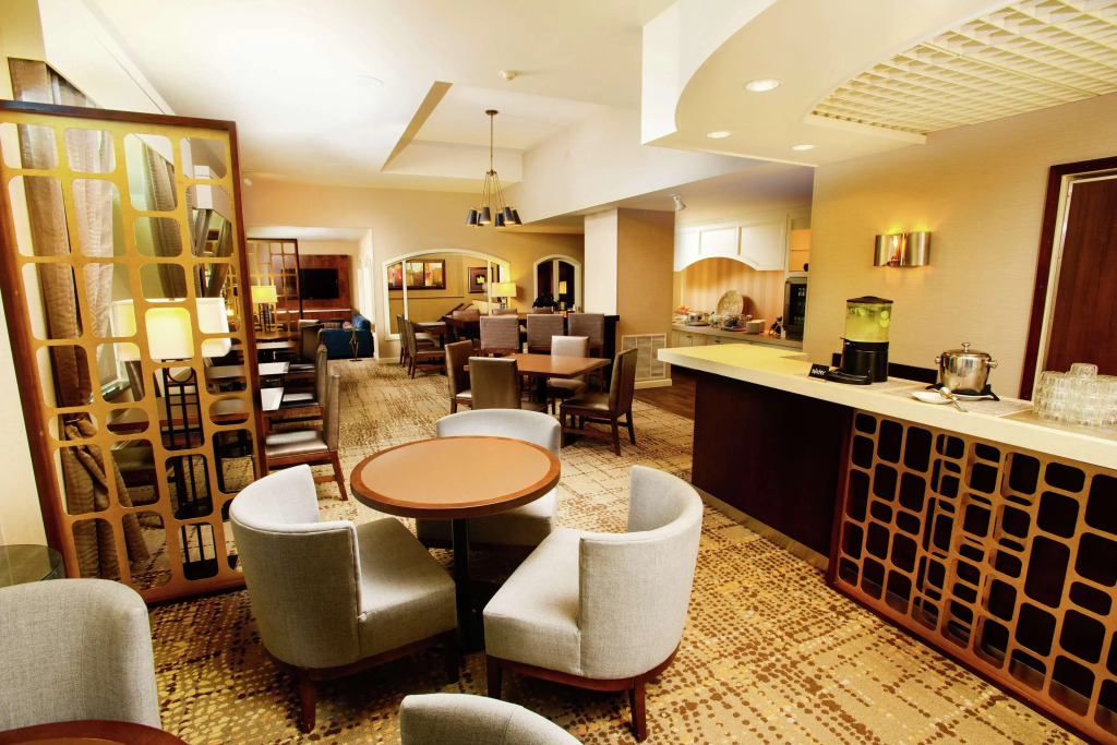 DoubleTree by Hilton Rochester - Mayo Clinic Area