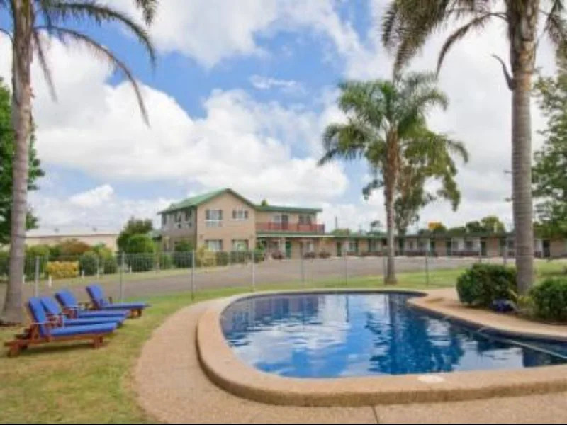 Hive Hotel, Moruya