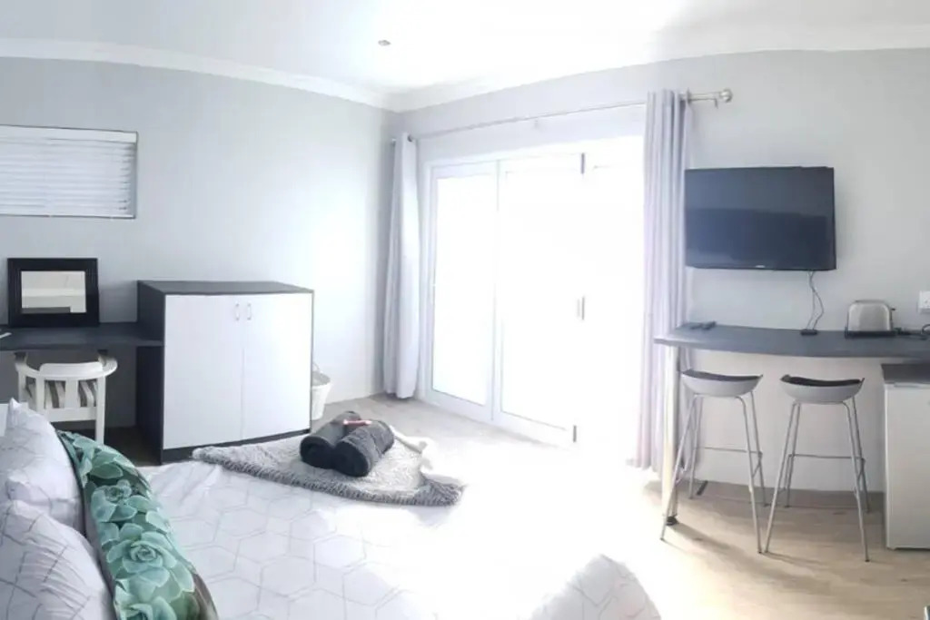 Wanderlust Private Studio Apartment