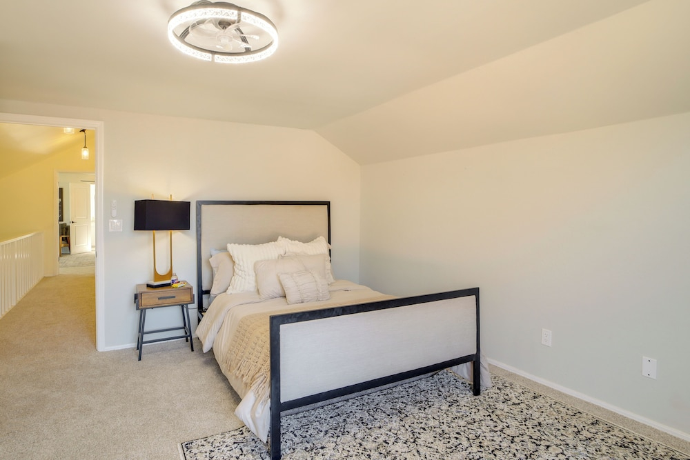 Groups Welcome, Central Location! Tulsa Gem + Yard