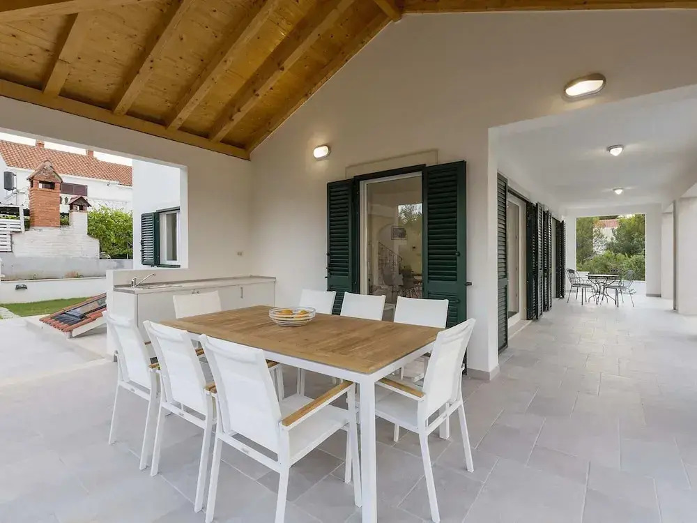 Villa on Brac Island Near Beach & Pool