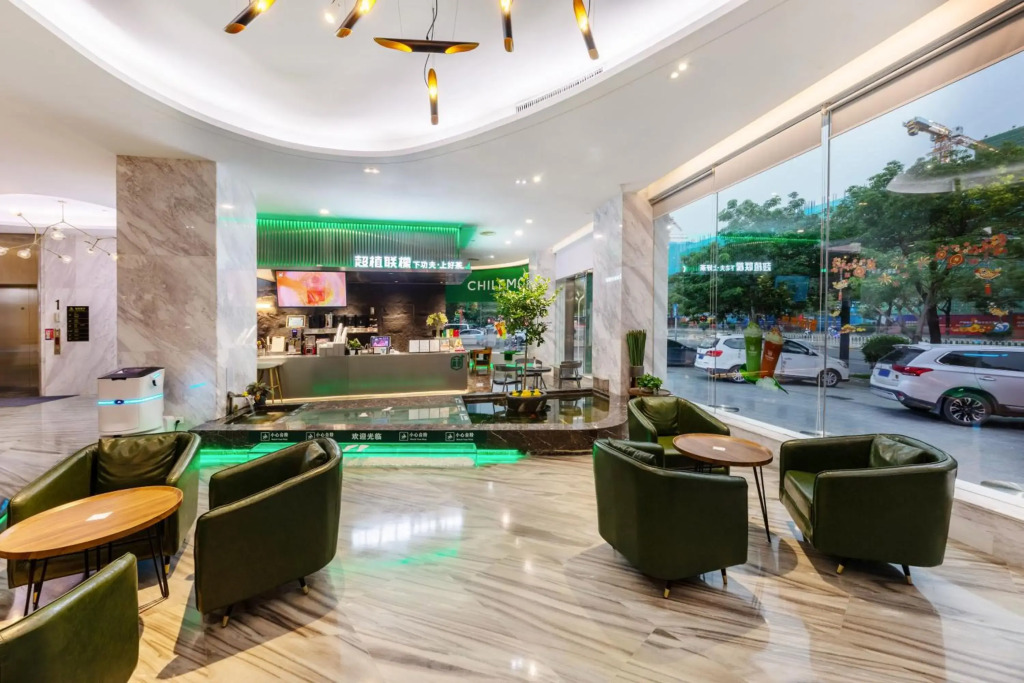 Qianhai Holiday Hotel