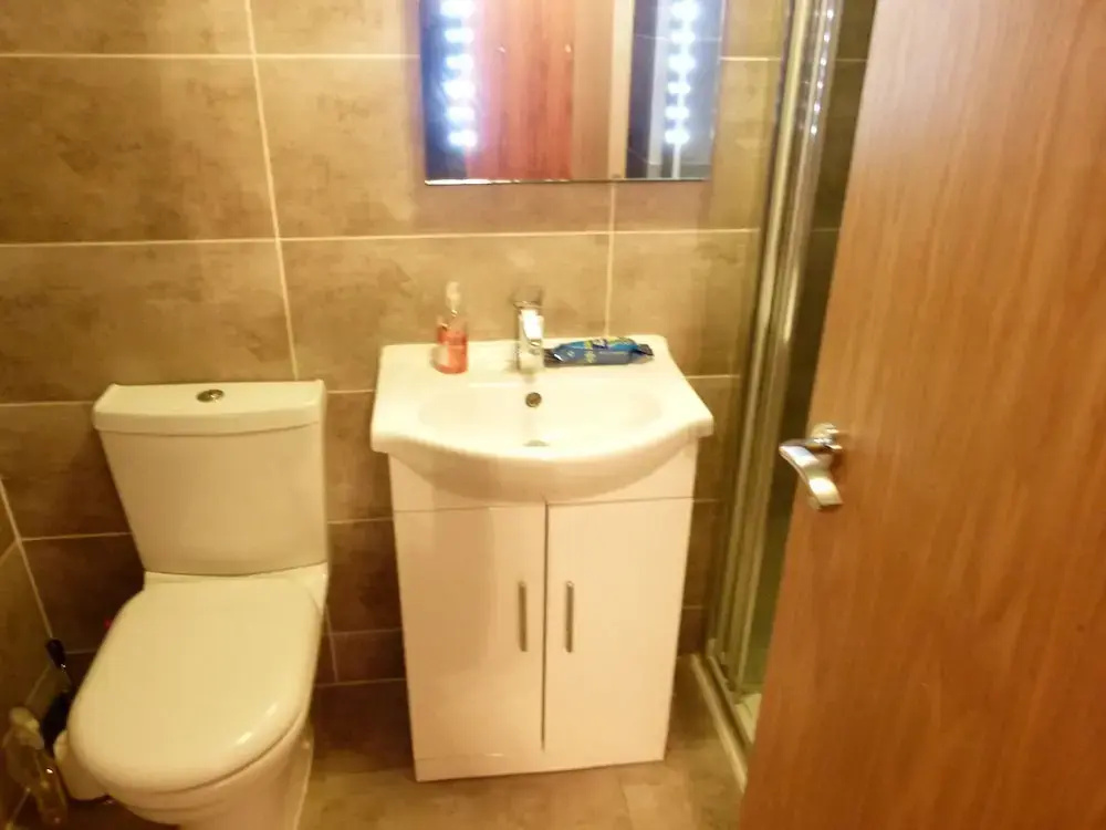 SS Property Hub – City of London Studio Apartment 10
