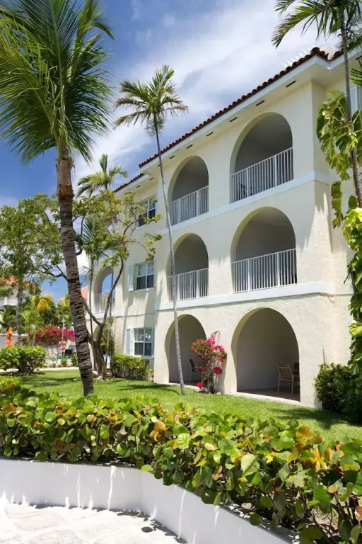 Paradise Harbour Club & Marina