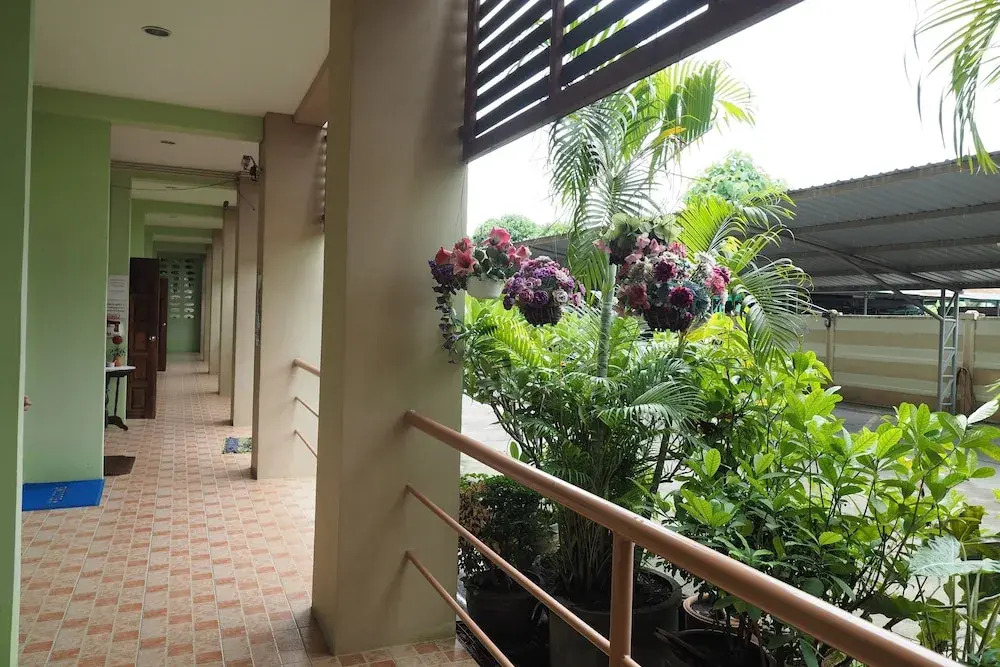 Arunroj Apartment