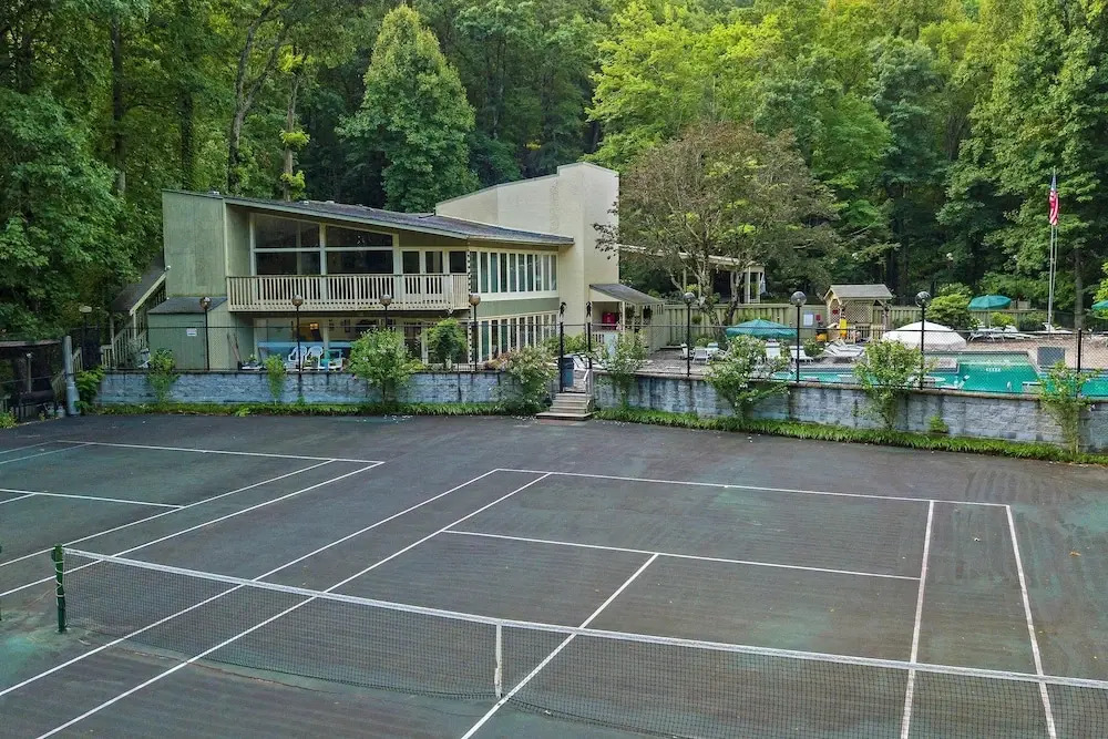 Yetis Hideaway W/ 3 Pools - Near Skiing, Dining 2 Bedroom Condo