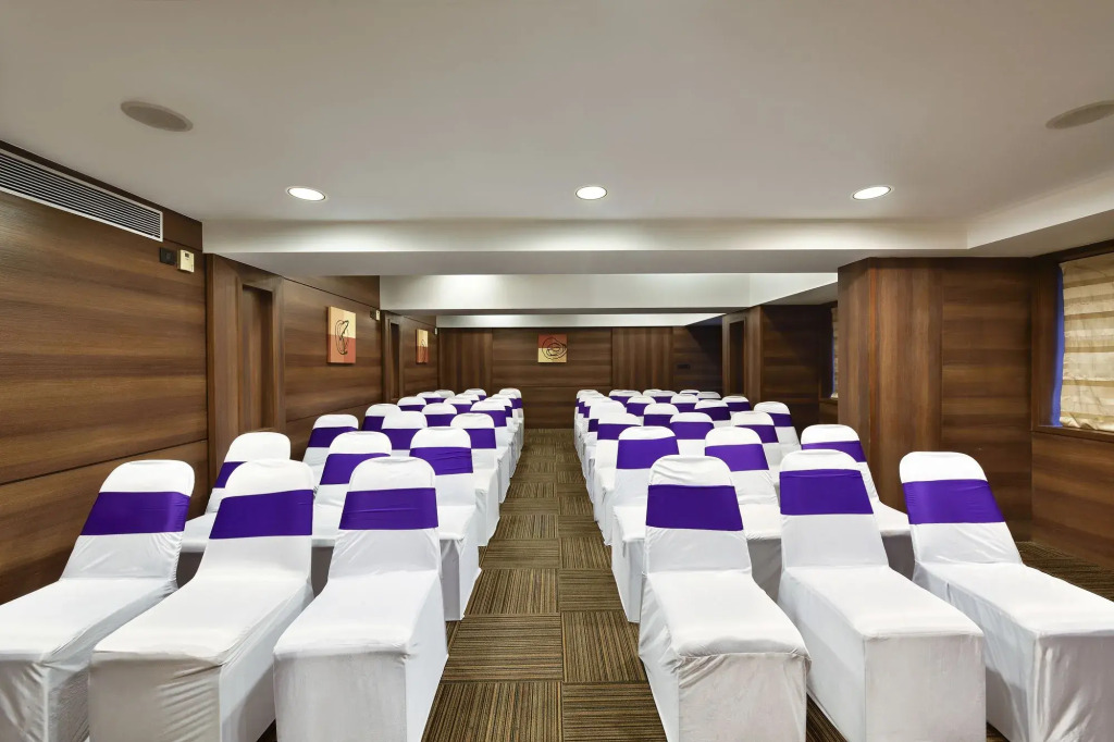 Hotel Leafio Marigold Marol
