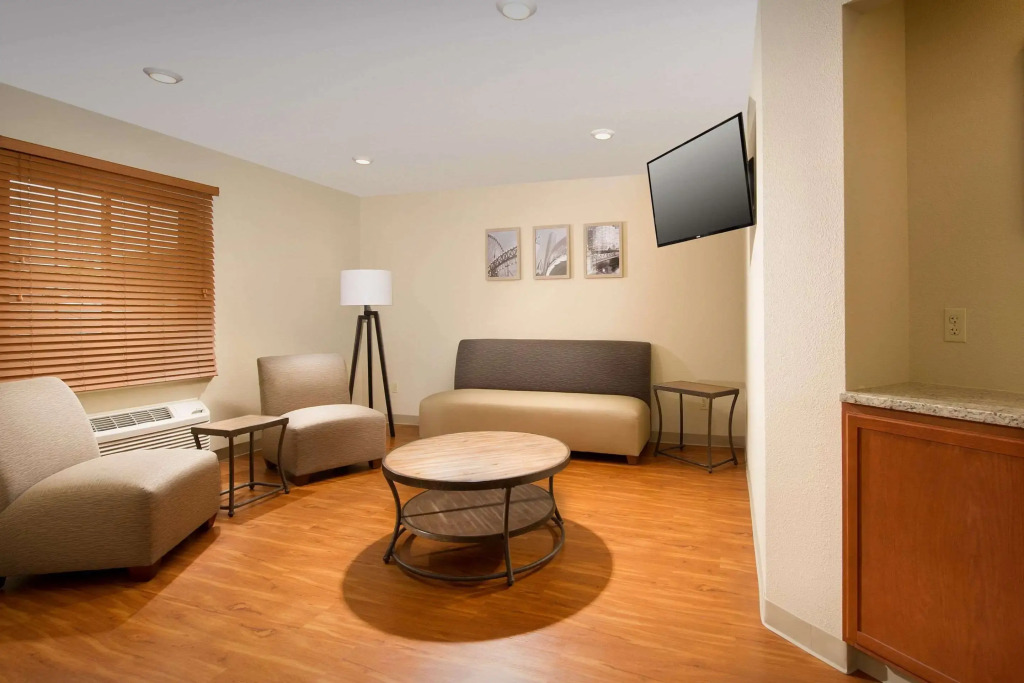 WoodSpring Suites Chicago Romeoville