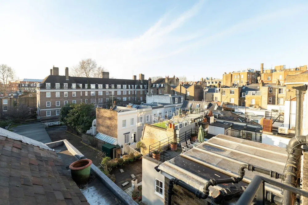 Prime Location Kensington Apartments