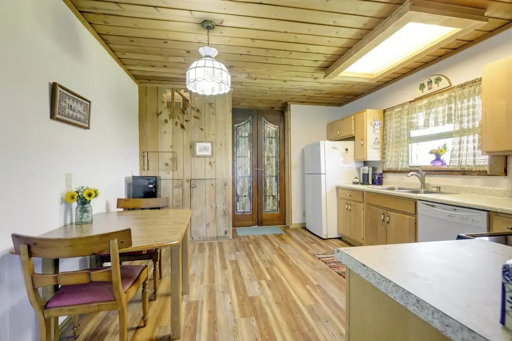 Scenic Mount Sopris View: Historic Alpine Cabin!