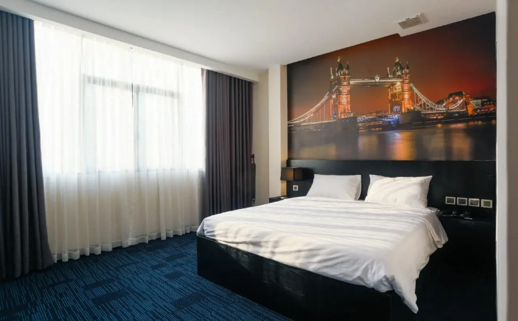 Daisy Hotel