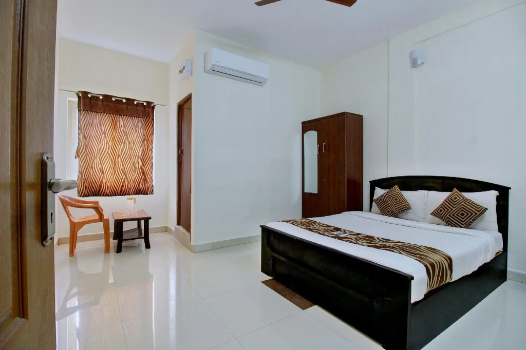 OYO Flagship 8661 Luxe Residency
