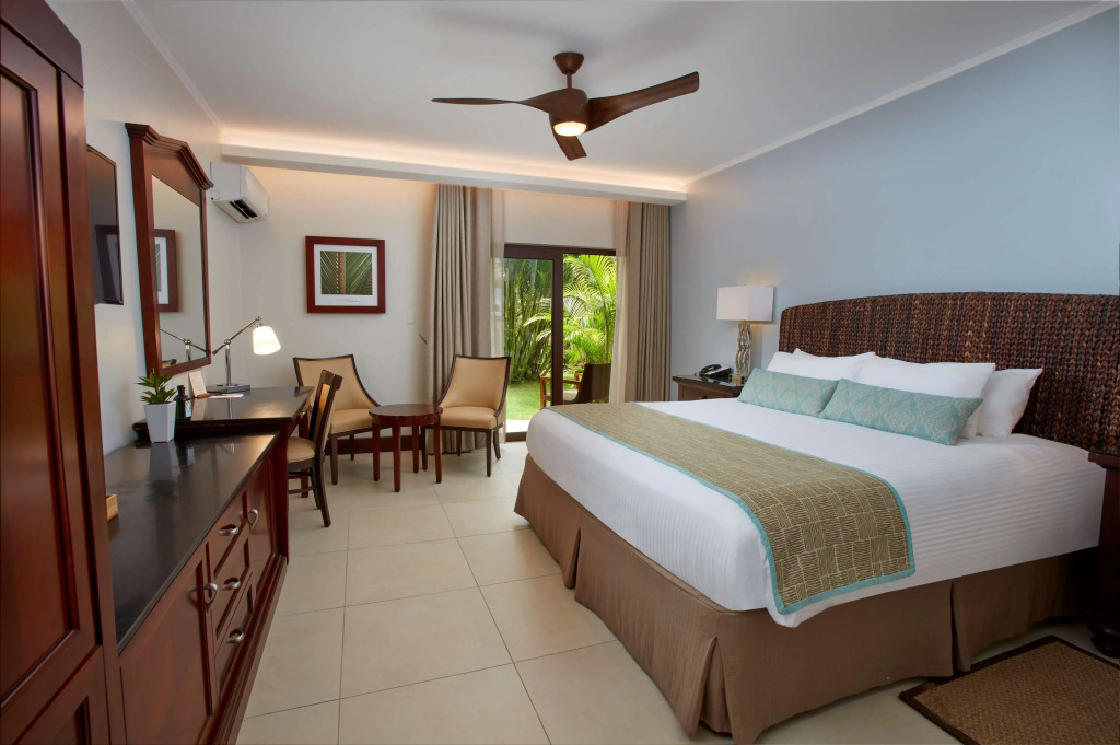 Manchebo Beach Resort and Spa
