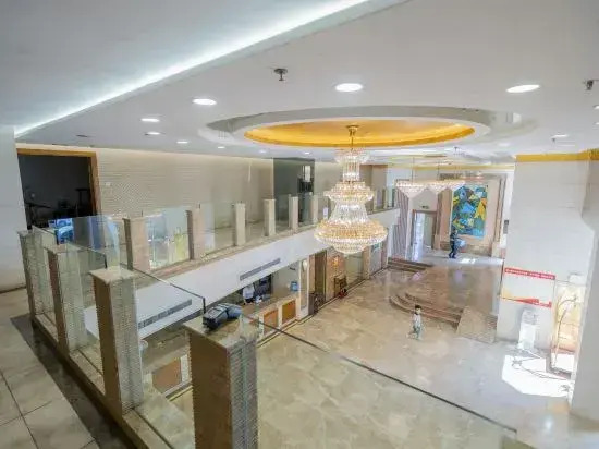 Sunshine Holiday Hotel