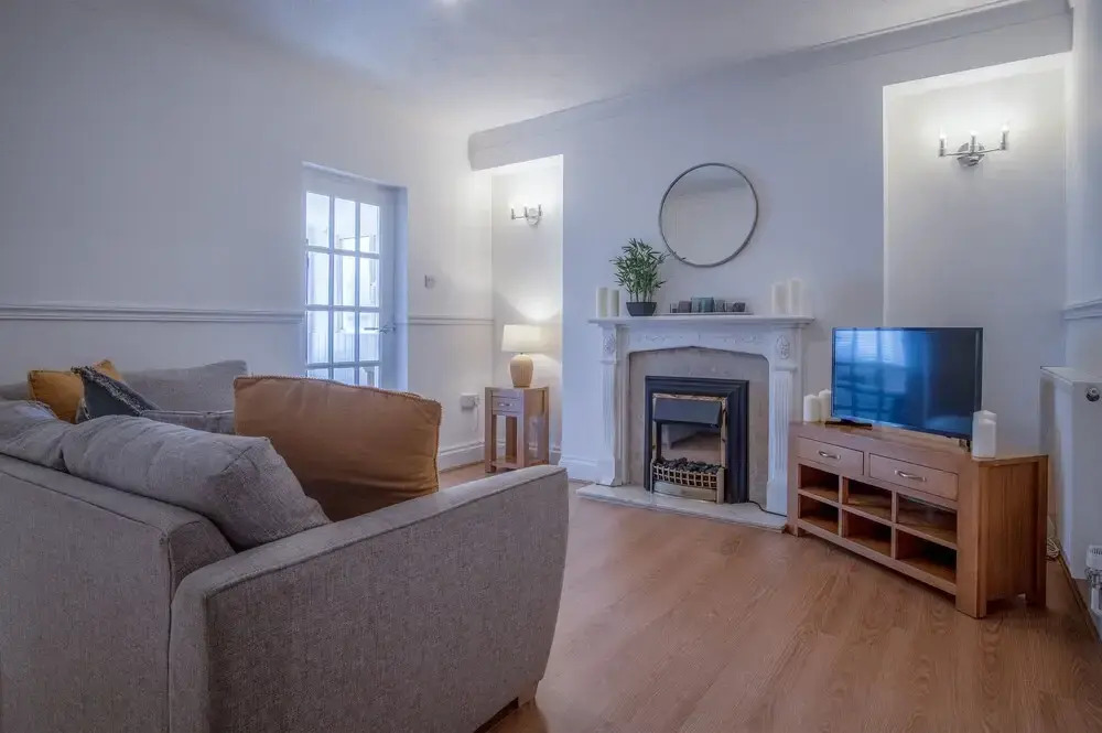 Ivy Cellar - 1 Bedroom Apartment - Tenby