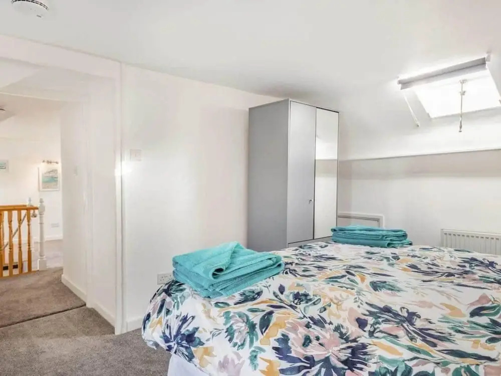 Lovely Villa 1 King 1 Double Sofa 4 Single Beds