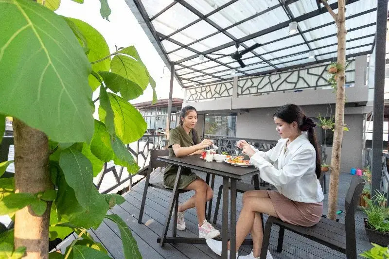 Baan Kun Mhor Hostel บ้านคุณหมอโฮสเทล
