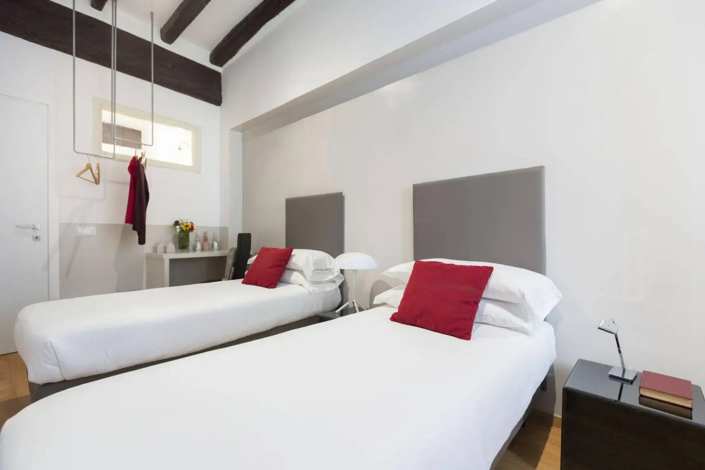 Rome Accommodation - Via Giulia